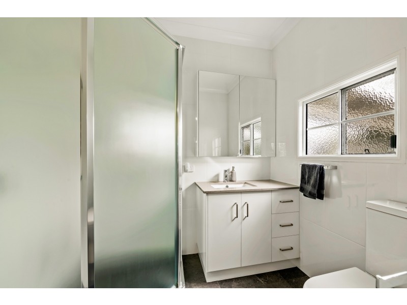 64 Alford Street, Mount Lofty QLD 4350