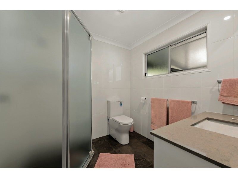 64 Alford Street, Mount Lofty QLD 4350