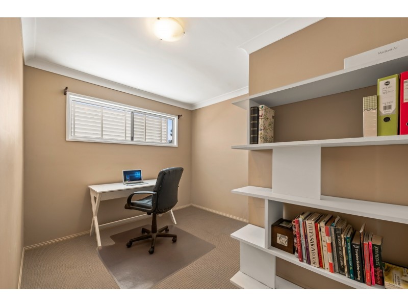 64 Alford Street, Mount Lofty QLD 4350