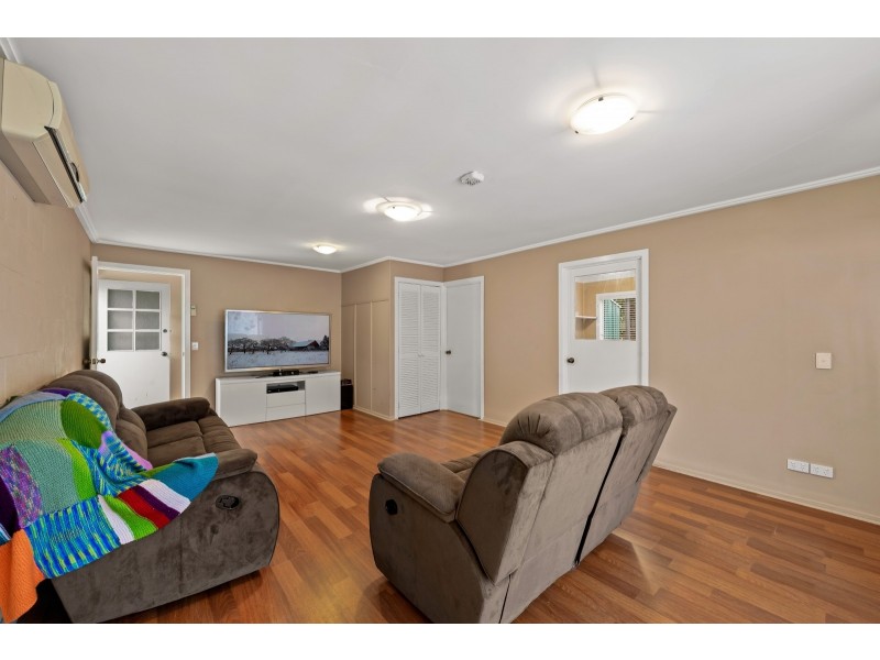 64 Alford Street, Mount Lofty QLD 4350