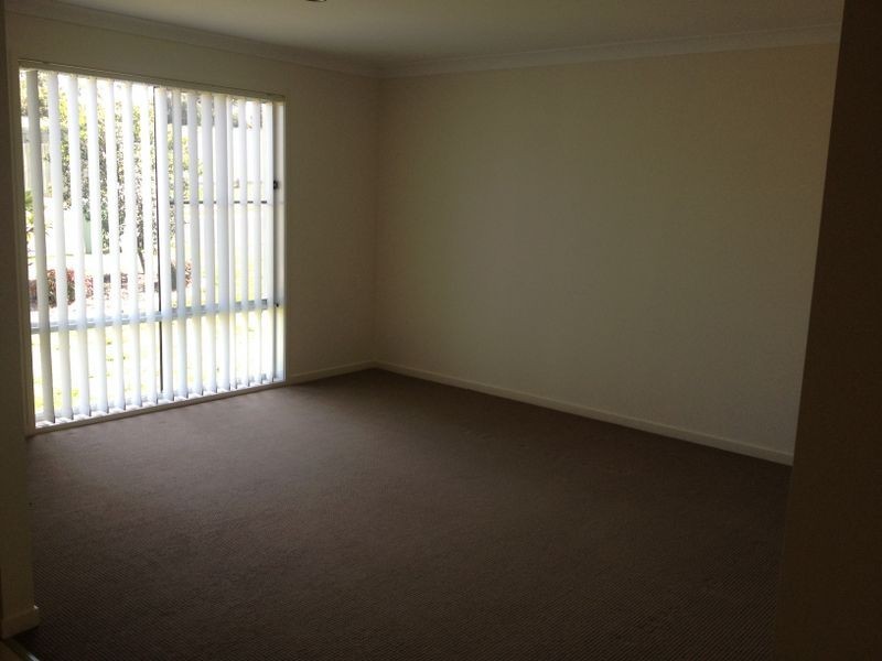 8 Huon Drive, Glenvale QLD 4350