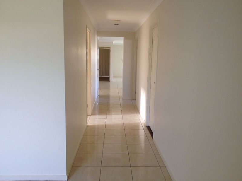 8 Huon Drive, Glenvale QLD 4350