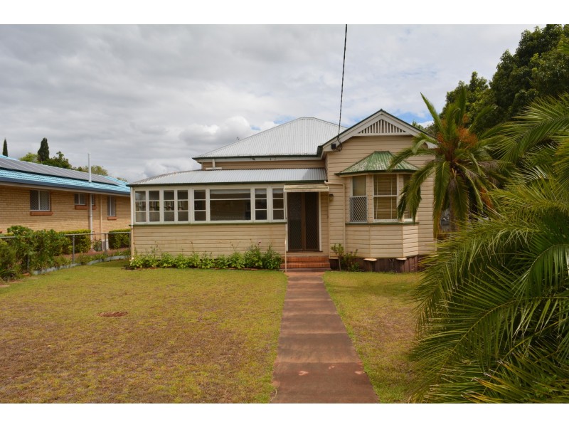 10 Herries Street, Toowoomba QLD 4350