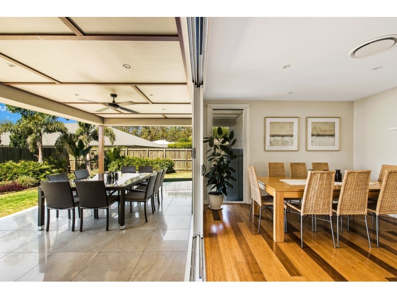 8 Brimblecombe Drive, Middle Ridge QLD 4350