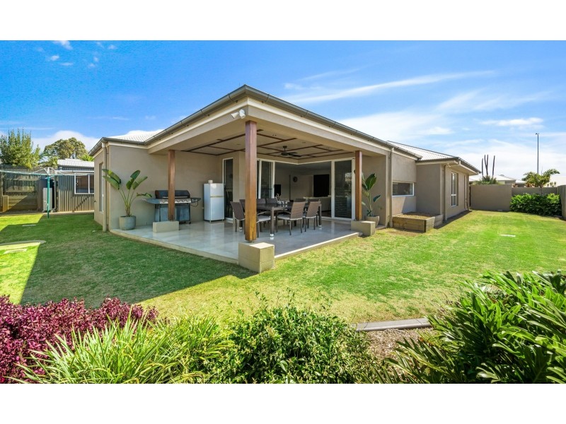 8 Brimblecombe Drive, Middle Ridge QLD 4350