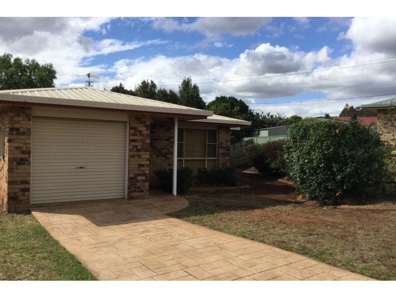 4 Lacebark Court, Glenvale QLD 4350