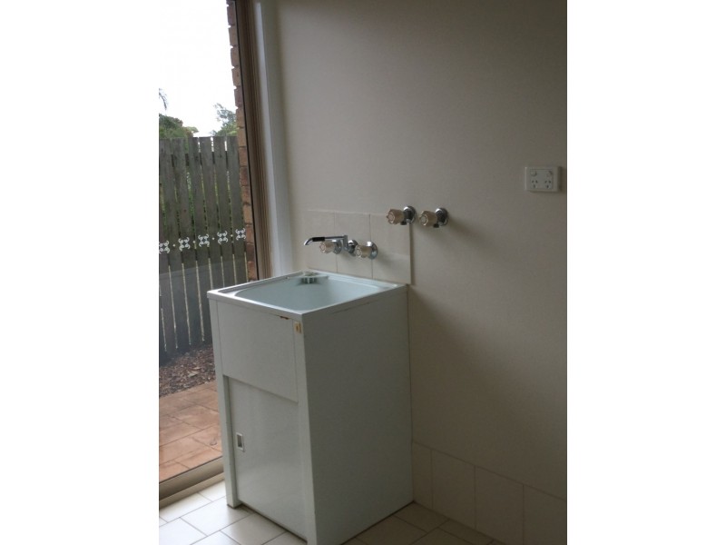 4 Lacebark Court, Glenvale QLD 4350