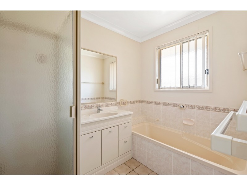 57 Broadfoot Street, Kearneys Spring QLD 4350