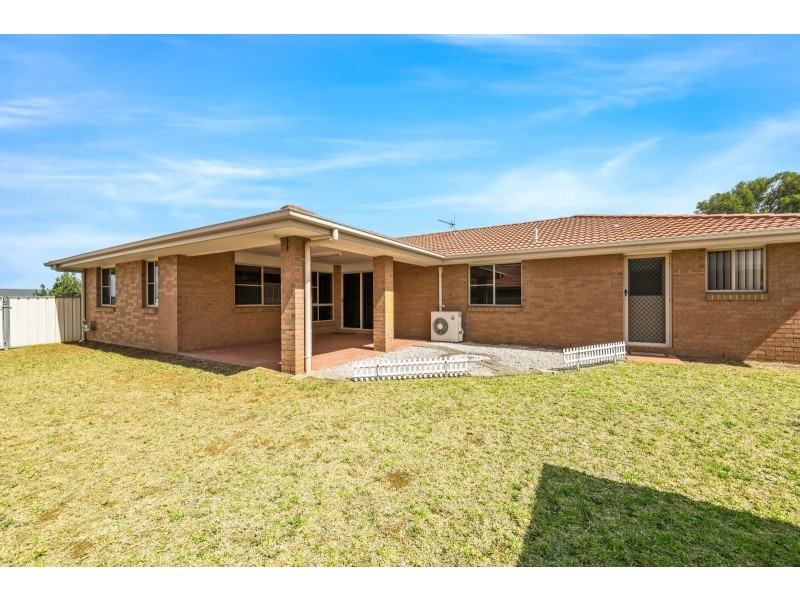 57 Broadfoot Street, Kearneys Spring QLD 4350