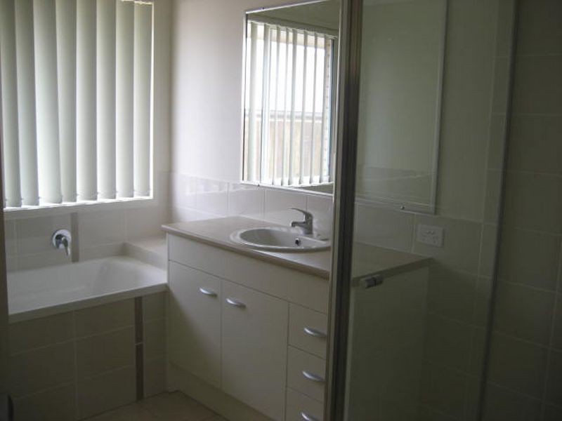 6 Paperbark Drive, Glenvale QLD 4350