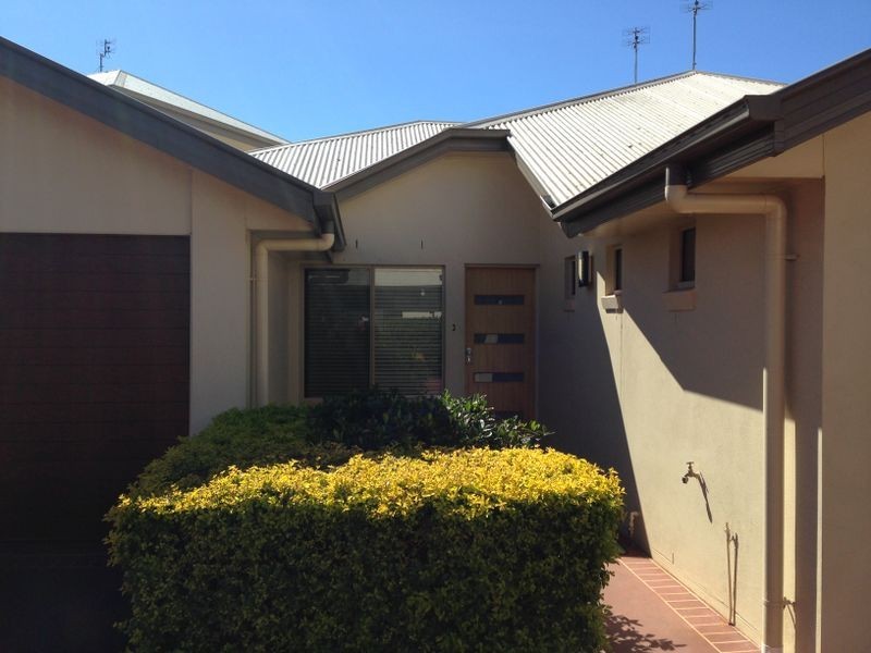 3/16 Anzac Avenue, Newtown QLD 4350