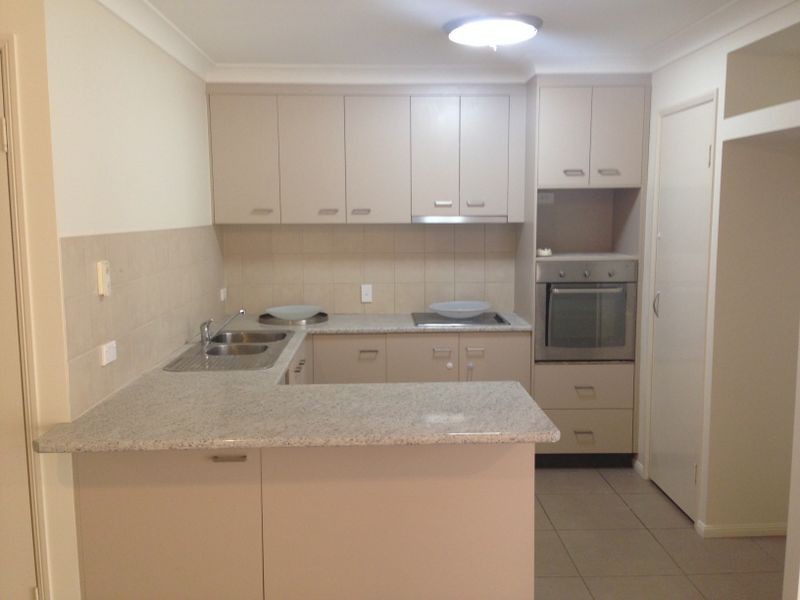 3/16 Anzac Avenue, Newtown QLD 4350