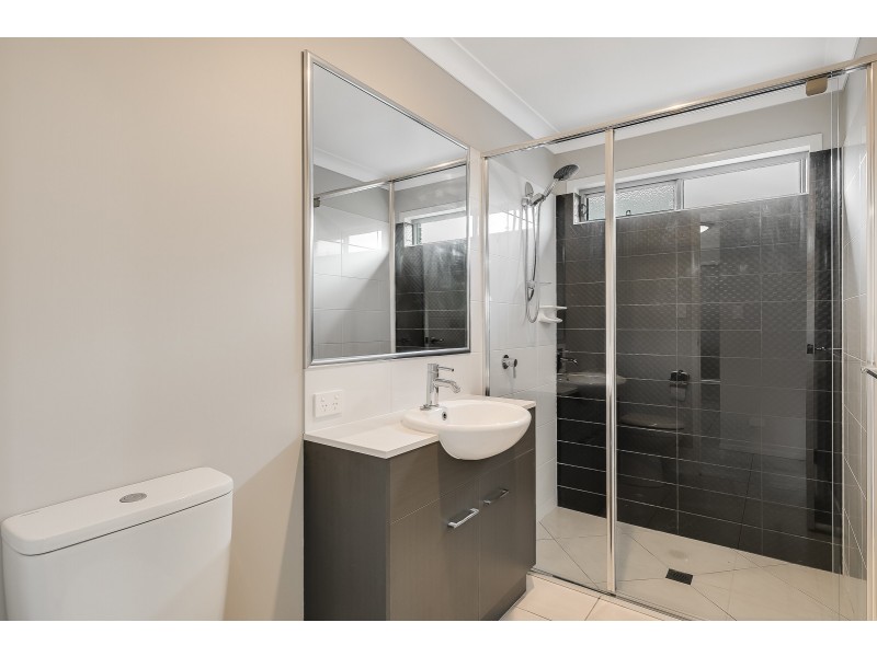 1/213 New England Highway, Harlaxton QLD 4350