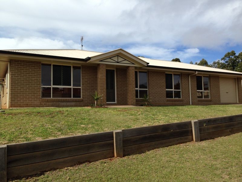 14 Willowburn Drive, Rockville QLD 4350