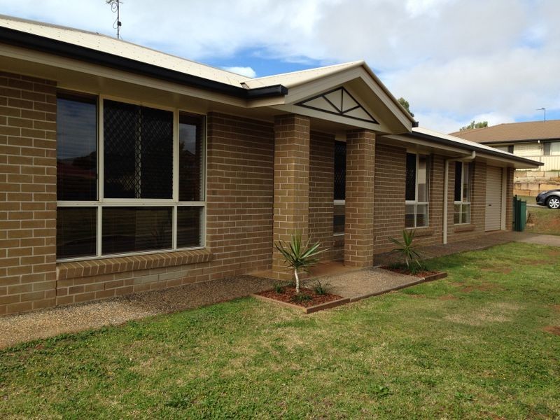 14 Willowburn Drive, Rockville QLD 4350