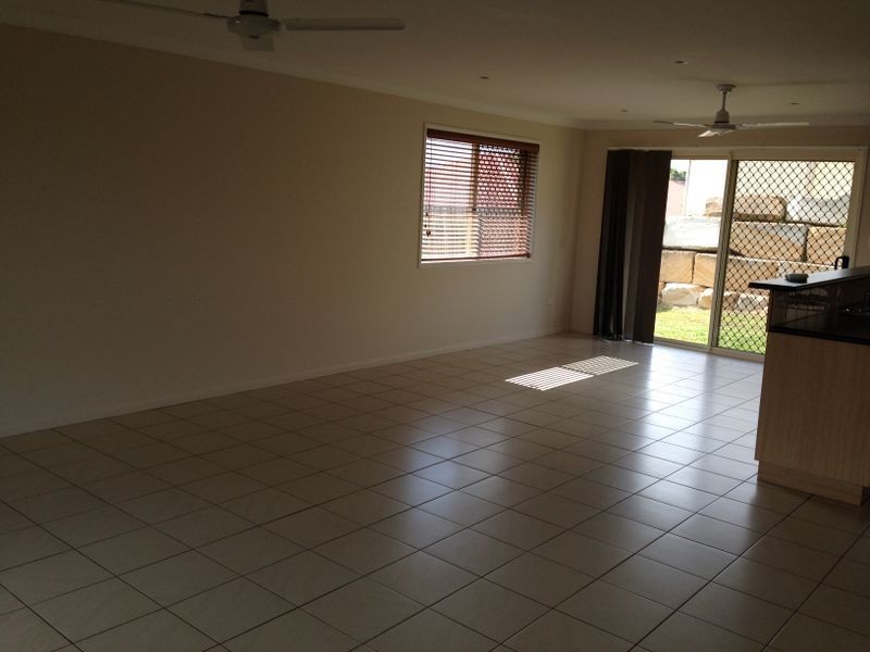 14 Willowburn Drive, Rockville QLD 4350