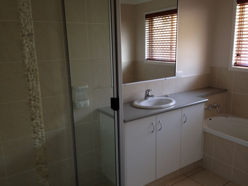 14 Willowburn Drive, Rockville QLD 4350