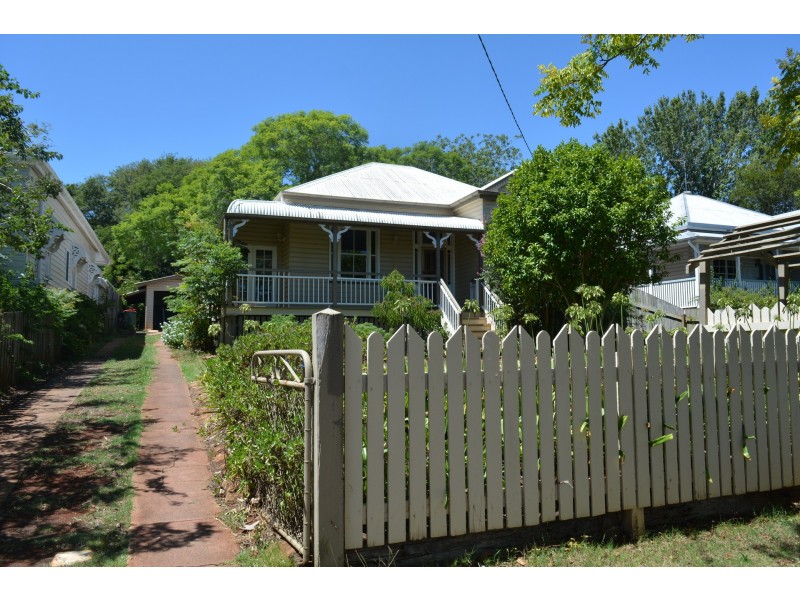 10 Godfrey Street, East Toowoomba QLD 4350
