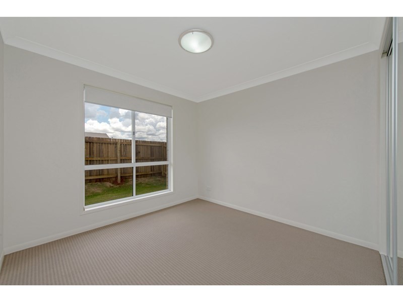 17 Farrer Street, Cranley QLD 4350