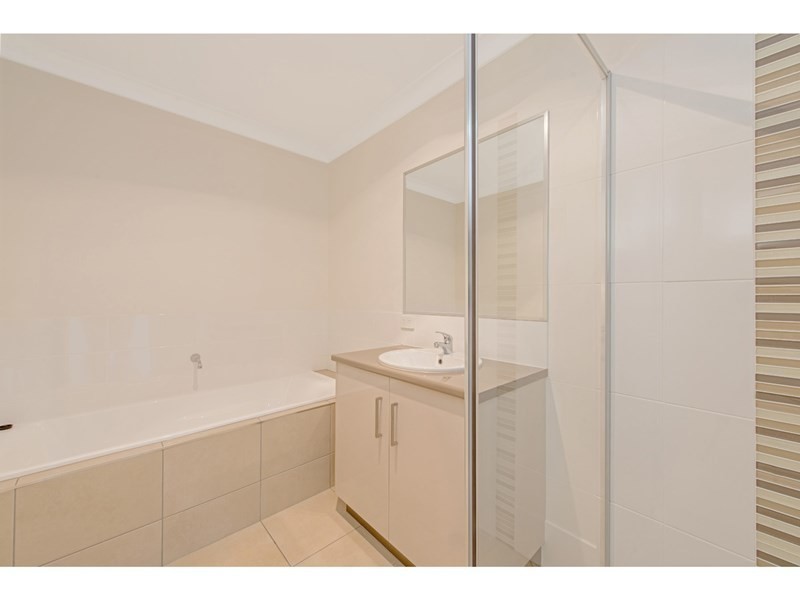17 Farrer Street, Cranley QLD 4350