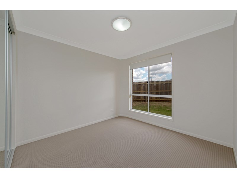 17 Farrer Street, Cranley QLD 4350