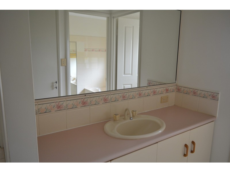 22 Glen Avon Court, Glenvale QLD 4350