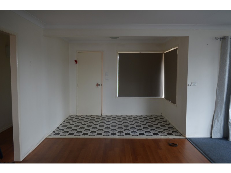 8 Leichardt Street, Centenary Heights QLD 4350