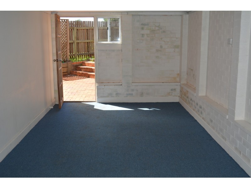 8 Leichardt Street, Centenary Heights QLD 4350