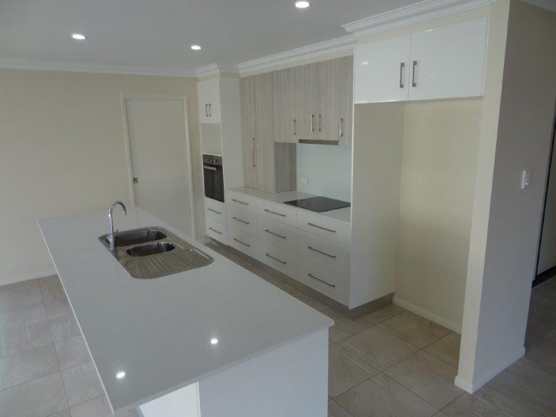2/42 Woleebee Drive, Glenvale QLD 4350