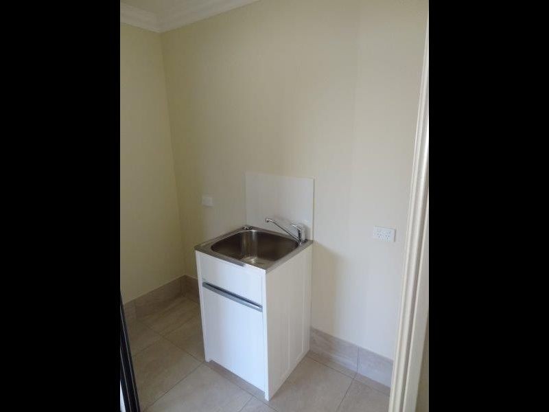 2/42 Woleebee Drive, Glenvale QLD 4350