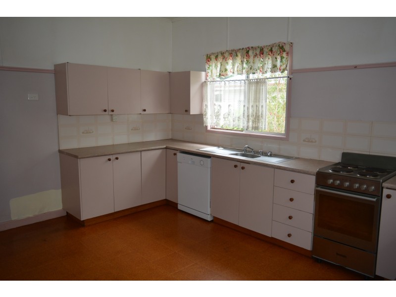 63 Llewellyn Street, Centenary Heights QLD 4350