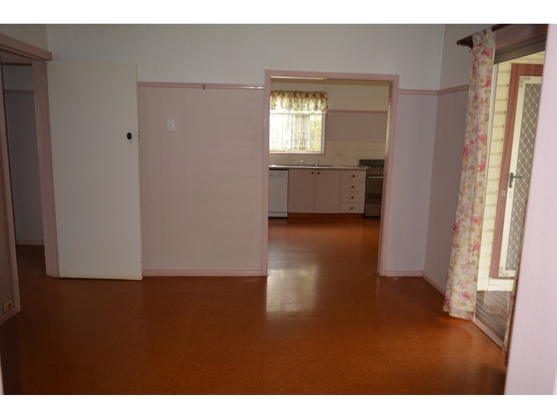 63 Llewellyn Street, Centenary Heights QLD 4350