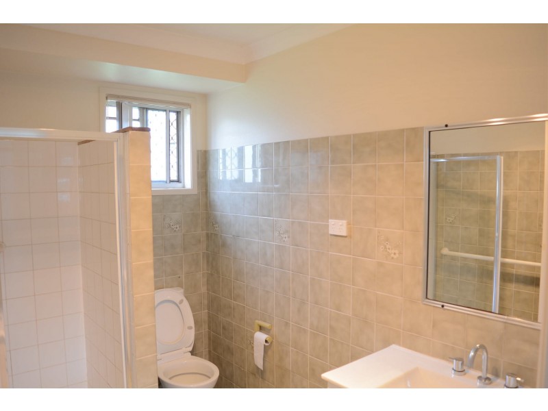 2/1 Hoffman Street, Kearneys Spring QLD 4350