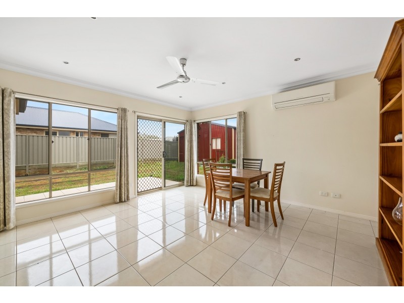 49 Berghofer Drive, Oakey QLD 4401