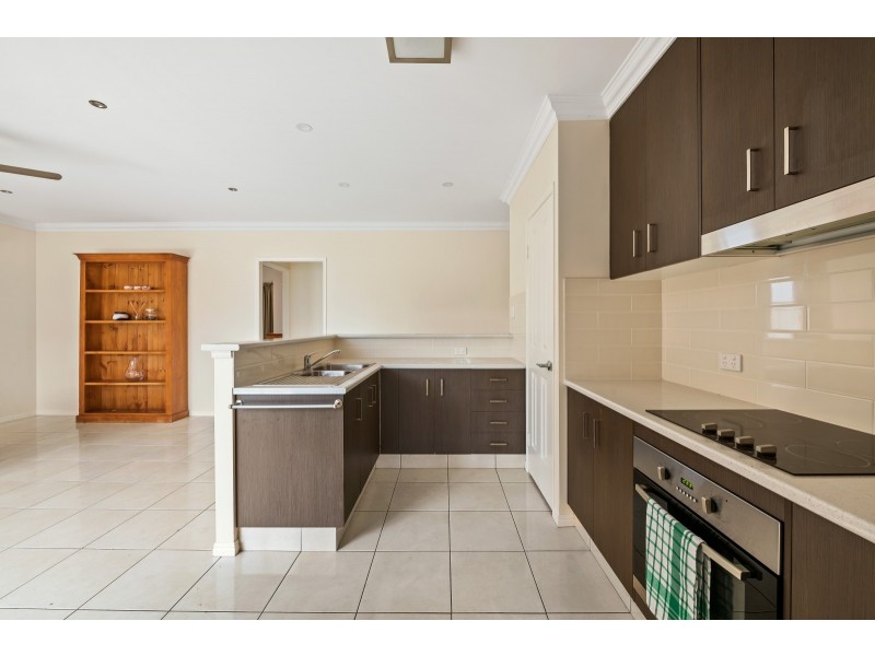 49 Berghofer Drive, Oakey QLD 4401