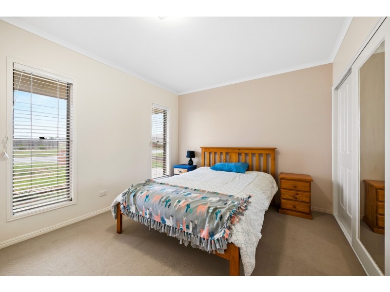 49 Berghofer Drive, Oakey QLD 4401