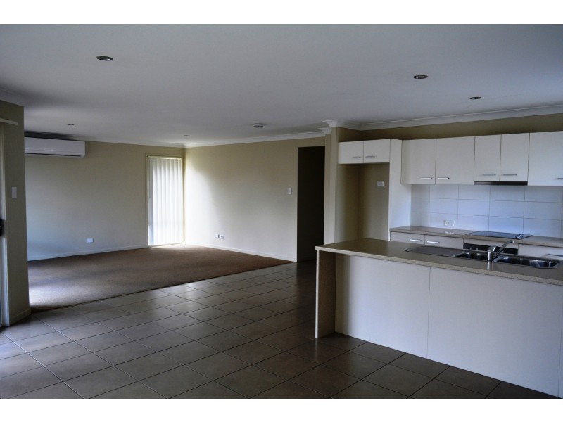 55 Kurrawa Crescent, Glenvale QLD 4350