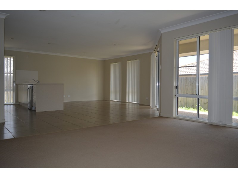 55 Kurrawa Crescent, Glenvale QLD 4350