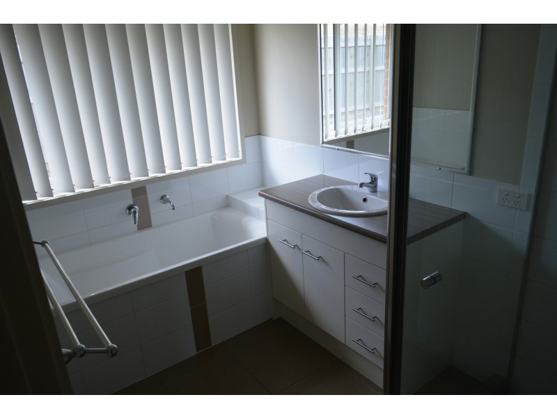 55 Kurrawa Crescent, Glenvale QLD 4350