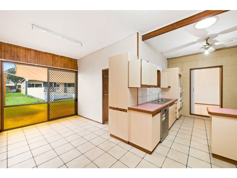 20 Cathro Street, Rockville QLD 4350