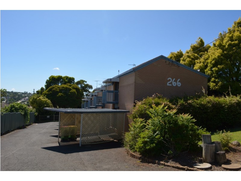 2/266 West Street, South Toowoomba QLD 4350