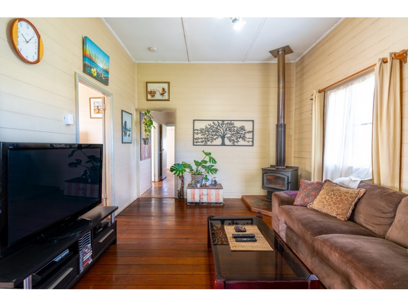 28 Clairmont Street, Newtown QLD 4350
