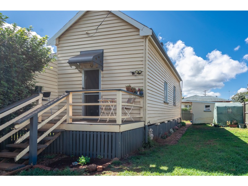 28 Clairmont Street, Newtown QLD 4350