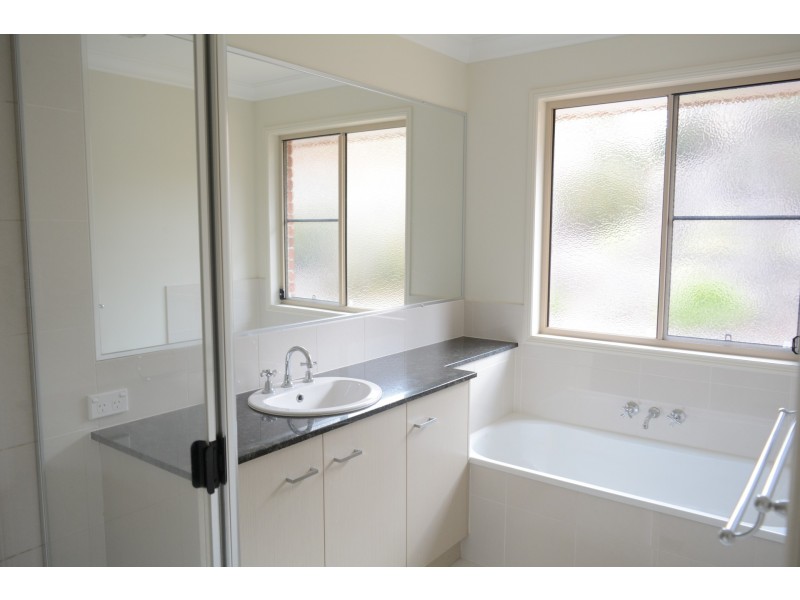 7 Wodalla Court, Hodgson Vale QLD 4352
