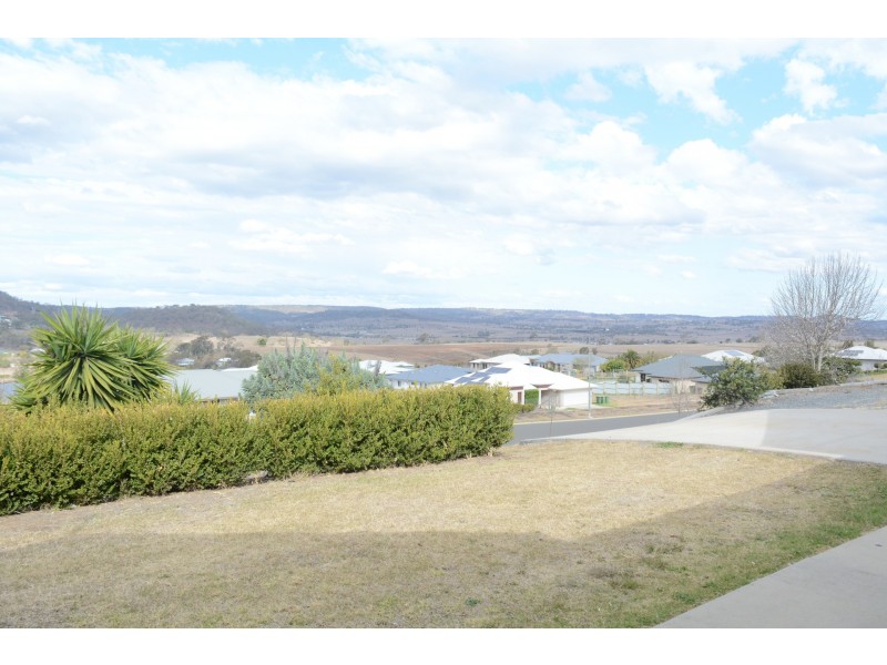 7 Wodalla Court, Hodgson Vale QLD 4352