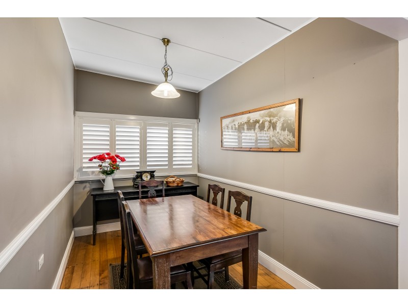 6 Burstow Street, East Toowoomba QLD 4350