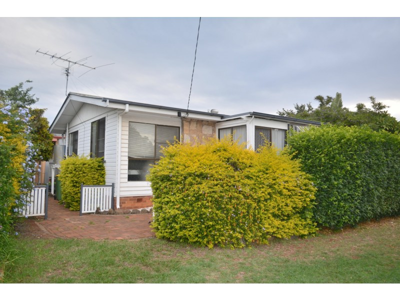 4 Wombyra Street, Newtown QLD 4350