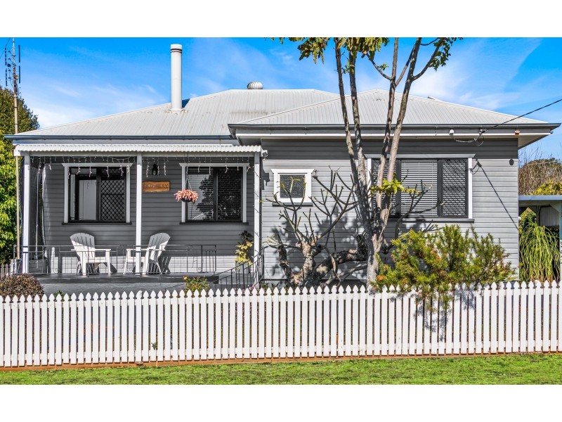 6 Farquharson Street, Harristown QLD 4350
