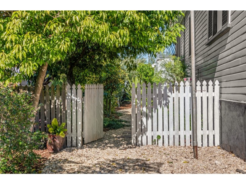 6 Farquharson Street, Harristown QLD 4350