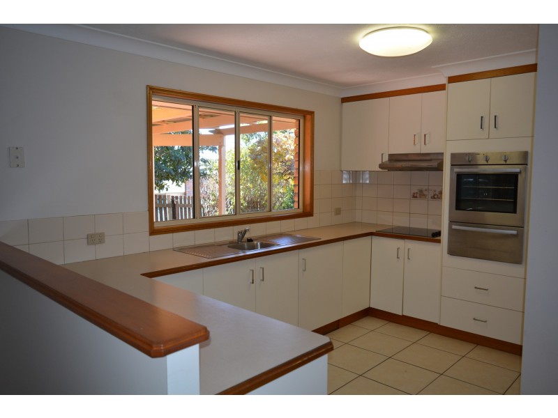 9 Araluen Court, Kearneys Spring QLD 4350